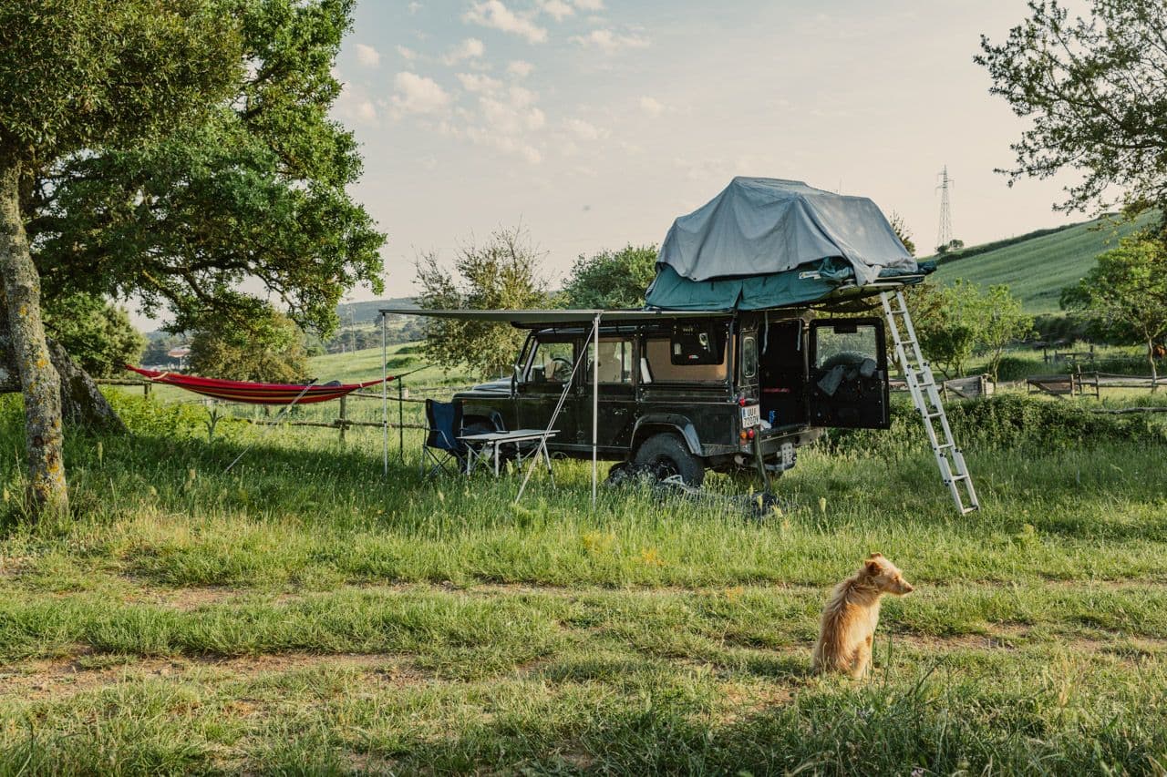 Camping mit Dachzelt