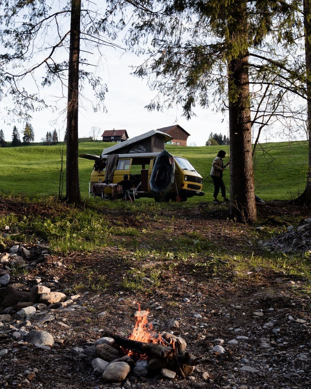 "Ein wunderschöner Platz direkt am Fluss mit Sitzgelegenheiten und verschiedenen Feuerstellen, inklusive eine Feuerschale. Ein perfektes Wochenende. Vielen Dank für diesen besonderen Ort."