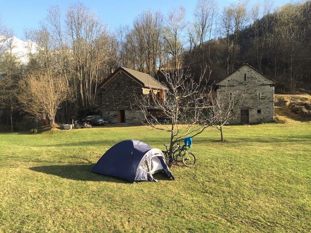 Das Tal der Sonne: Camping im Bleniotal